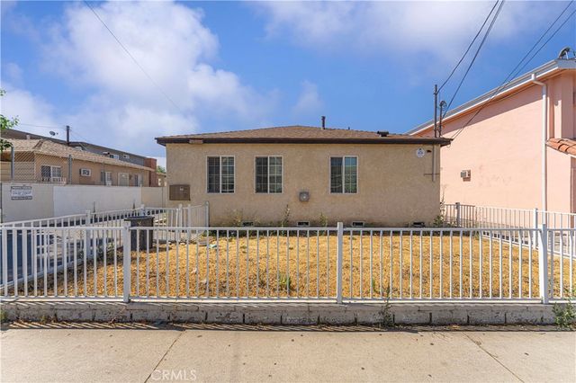 13810 Sherman Way, Van Nuys, CA 91405