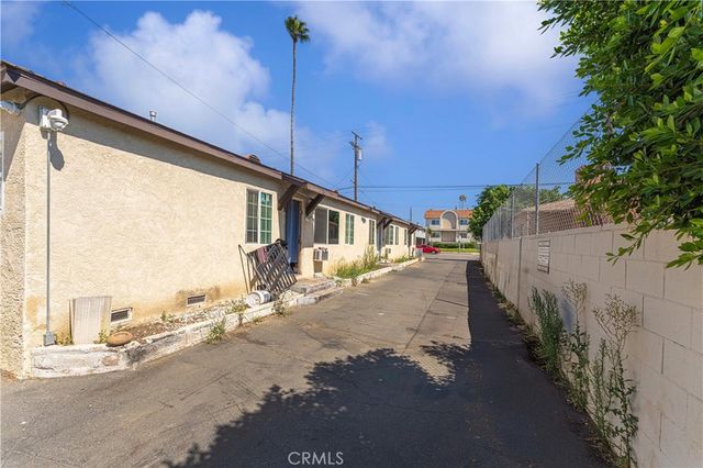 13810 Sherman Way, Van Nuys, CA 91405