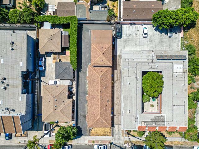 13810 Sherman Way, Van Nuys, CA 91405