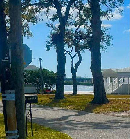 167 4TH STREET W, Palmetto, FL 34221