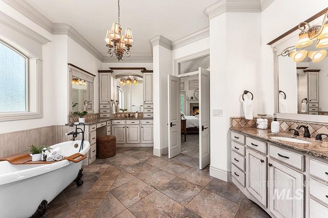 7002 W Avignon Ln, Eagle, ID 83616