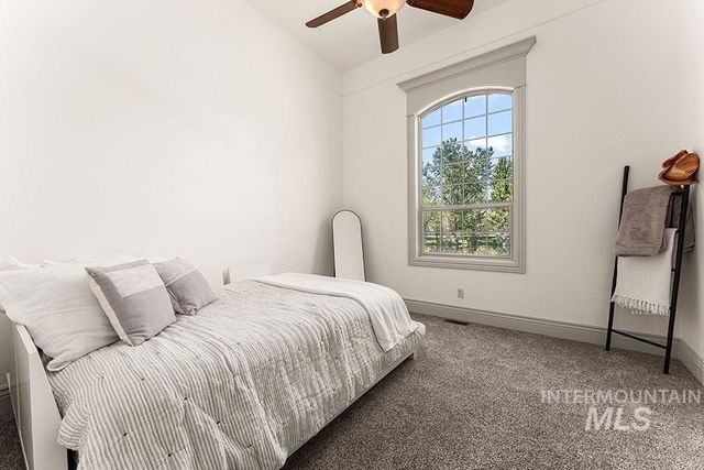 7002 W Avignon Ln, Eagle, ID 83616