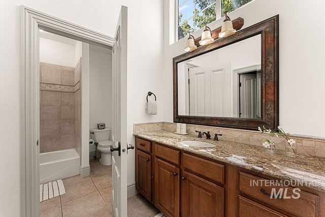 7002 W Avignon Ln, Eagle, ID 83616