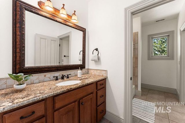 7002 W Avignon Ln, Eagle, ID 83616