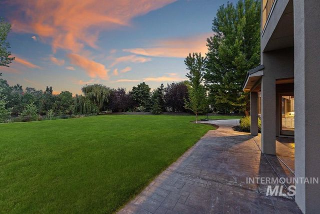 7002 W Avignon Ln, Eagle, ID 83616