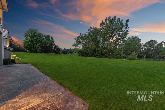 7002 W Avignon Ln, Eagle, ID 83616