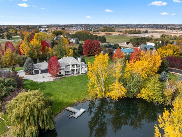 7002 W Avignon Ln, Eagle, ID 83616