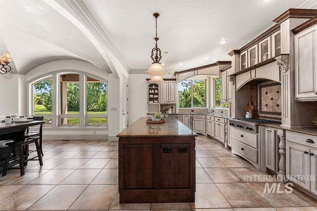 7002 W Avignon Ln, Eagle, ID 83616