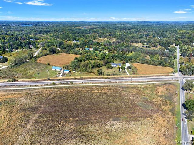 890 Pierce Road, Chelsea, MI 48118