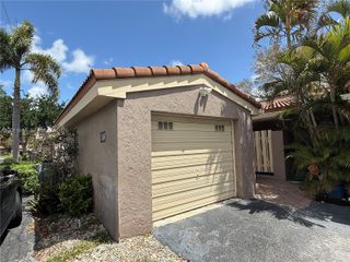 103 Tweedbrook Ln 101, Hollywood, FL 33021