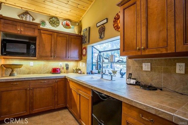 1613 Lassen Way, Pine Mtn Club, CA 93222