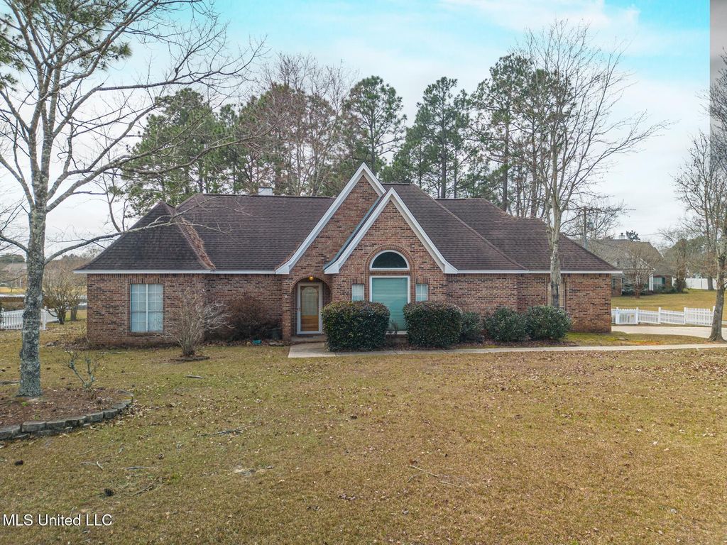 15407 Village Drive, Biloxi, MS 39532