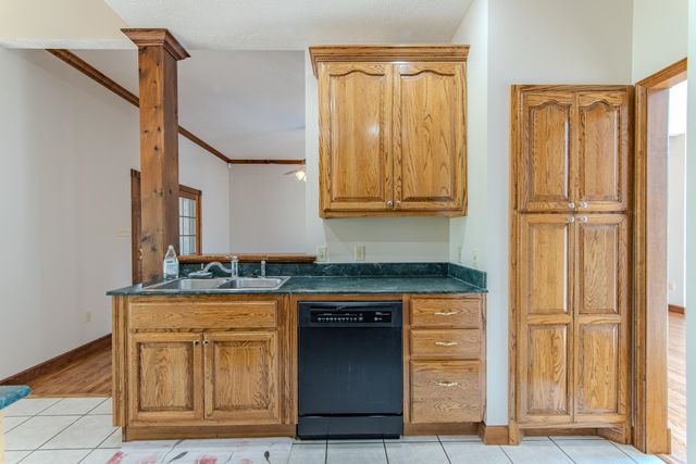 200 GRANDVIEW CIR, Adamsville, TN 38310