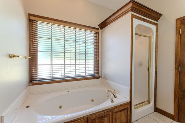 200 GRANDVIEW CIR, Adamsville, TN 38310