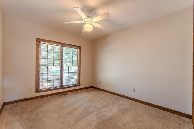 200 GRANDVIEW CIR, Adamsville, TN 38310