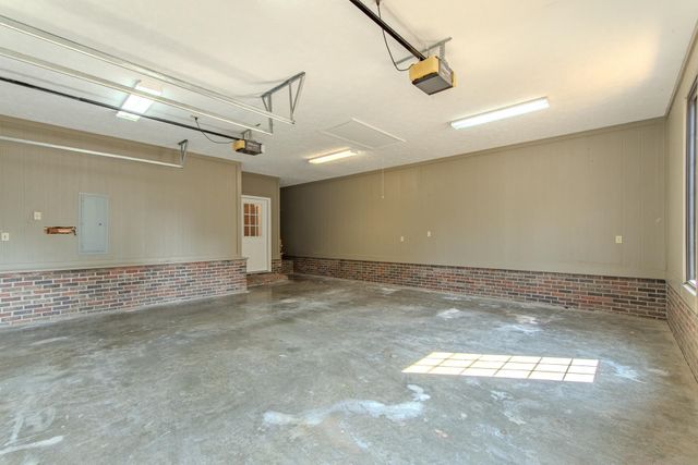 200 GRANDVIEW CIR, Adamsville, TN 38310