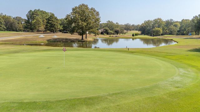 200 GRANDVIEW CIR, Adamsville, TN 38310