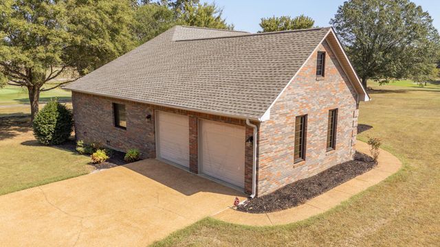 200 GRANDVIEW CIR, Adamsville, TN 38310