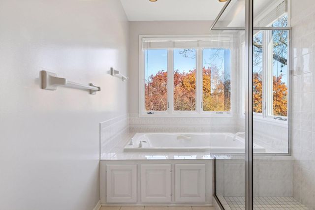 1095 Scarborough Lane, Woodbury, MN 55125