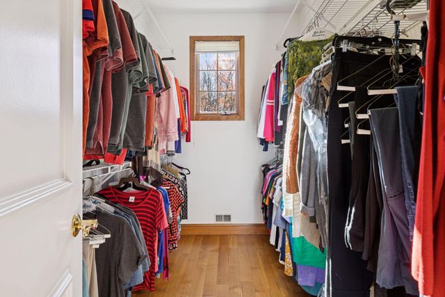 1095 Scarborough Lane, Woodbury, MN 55125