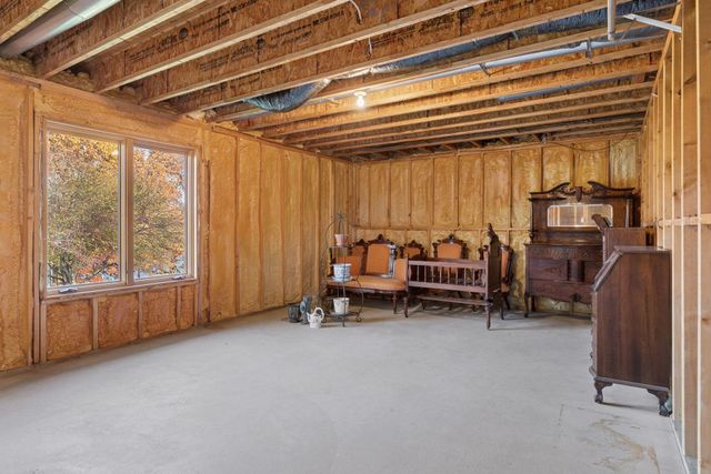 1095 Scarborough Lane, Woodbury, MN 55125