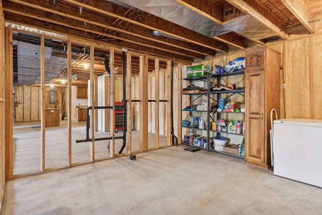 1095 Scarborough Lane, Woodbury, MN 55125