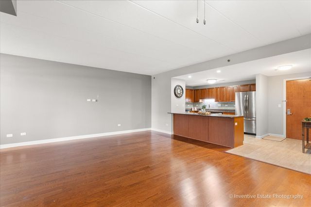 875 E 22nd Street 118, Lombard, IL 60148