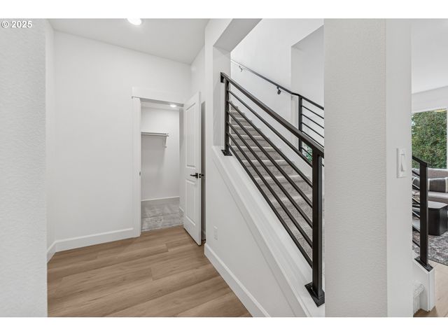 16353 Sw Cambridge Ln, Durham, OR 97224