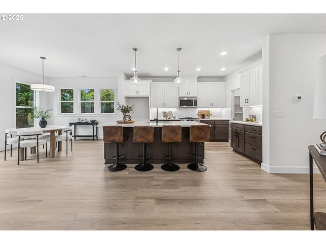 16353 Sw Cambridge Ln, Durham, OR 97224