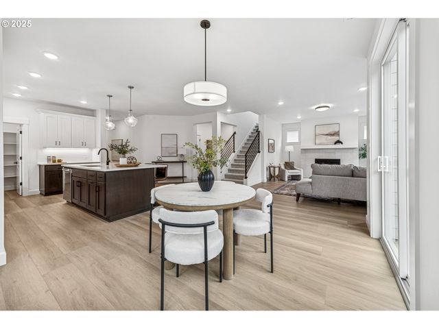 16353 Sw Cambridge Ln, Durham, OR 97224