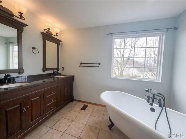 7 Shetland Pony Court, St Peters, MO 63376