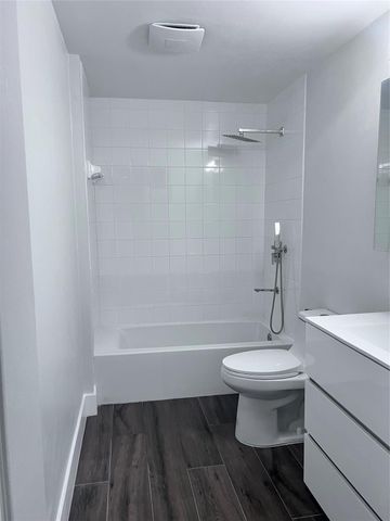 5091 NW 7th St 115, Miami, FL 33126