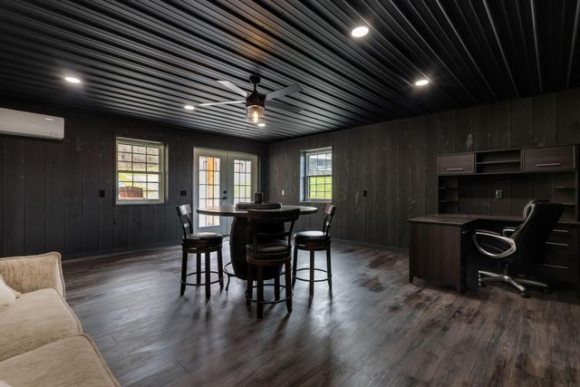 9273 Mulberry Road, Mount Perry, OH 43760