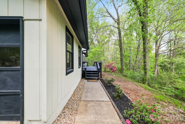 1 Virginia Lane, Cullowhee, NC 28734