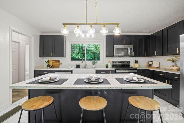 1 Virginia Lane, Cullowhee, NC 28734