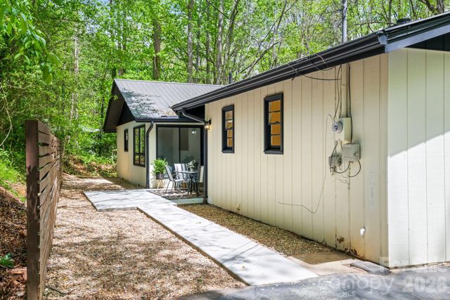1 Virginia Lane, Cullowhee, NC 28734