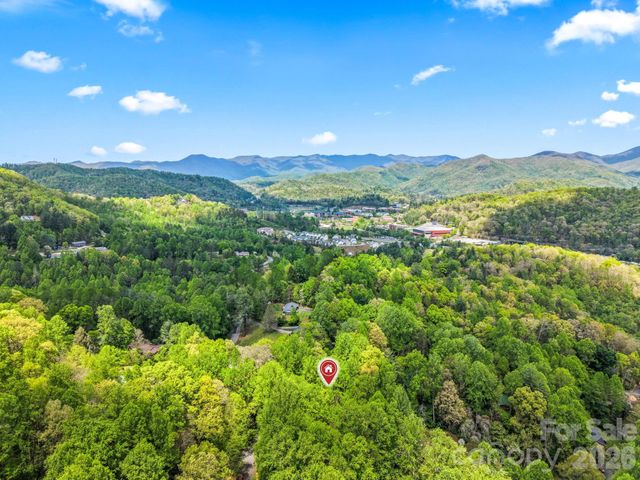 1 Virginia Lane, Cullowhee, NC 28734