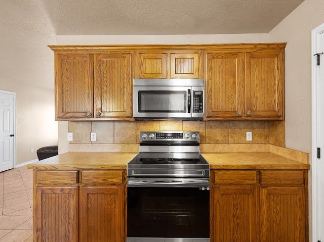 792 County Road 4213, Decatur, TX 76234