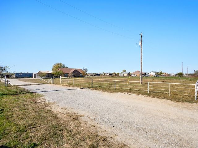 792 County Road 4213, Decatur, TX 76234
