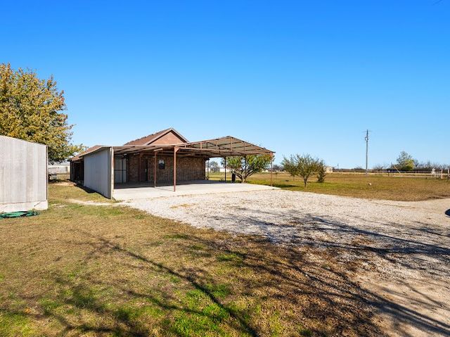 792 County Road 4213, Decatur, TX 76234