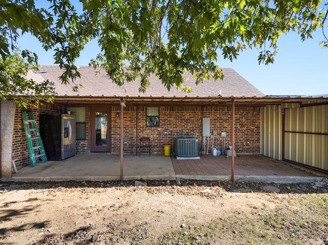 792 County Road 4213, Decatur, TX 76234