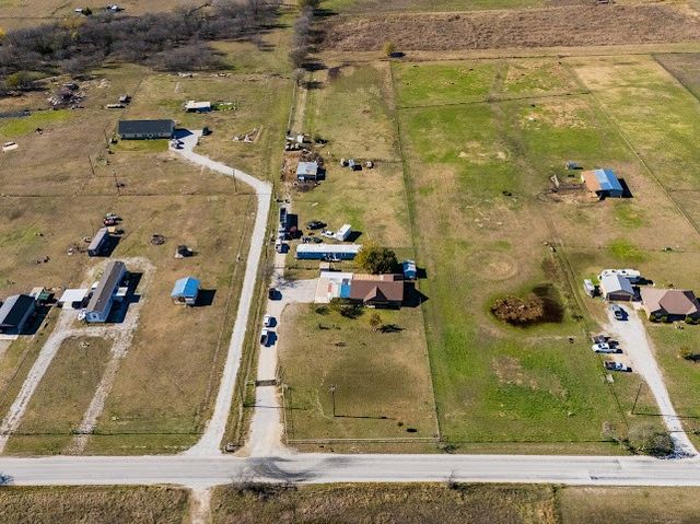 792 County Road 4213, Decatur, TX 76234