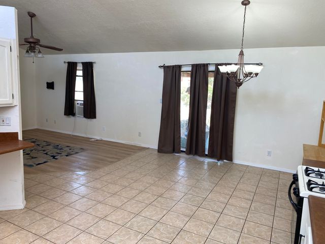 5305 Desert Sands Place Place NW, Albuquerque, NM 87120