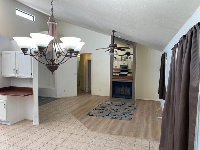 5305 Desert Sands Place Place NW, Albuquerque, NM 87120
