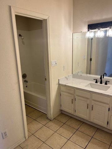 5305 Desert Sands Place Place NW, Albuquerque, NM 87120