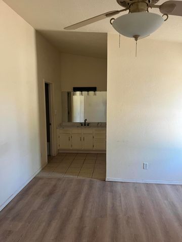 5305 Desert Sands Place Place NW, Albuquerque, NM 87120