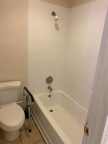 5305 Desert Sands Place Place NW, Albuquerque, NM 87120