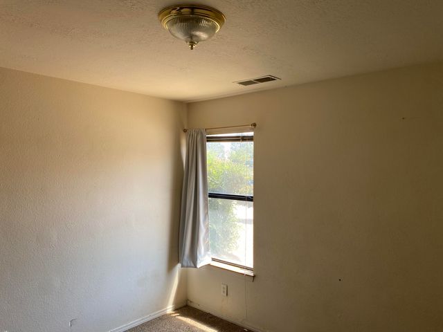 5305 Desert Sands Place Place NW, Albuquerque, NM 87120