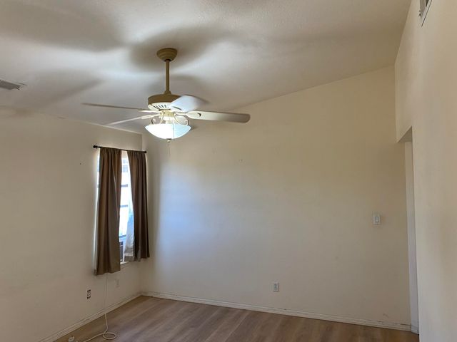 5305 Desert Sands Place Place NW, Albuquerque, NM 87120