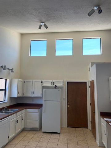 5305 Desert Sands Place Place NW, Albuquerque, NM 87120